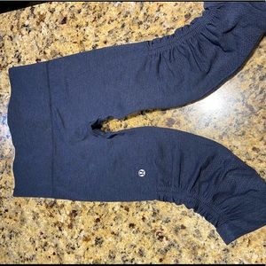 Lululemon ruffled capris